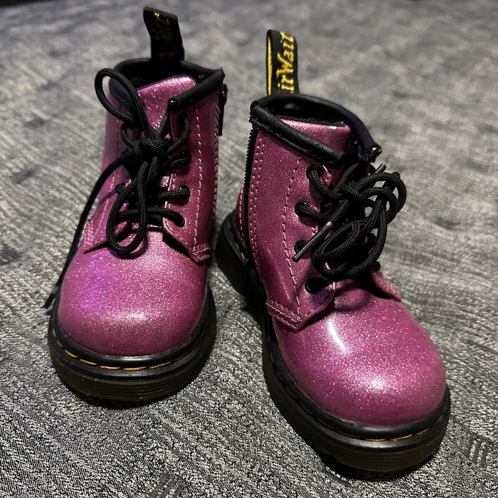 Toddlers Dr.martens pink boots size 6 only worn once